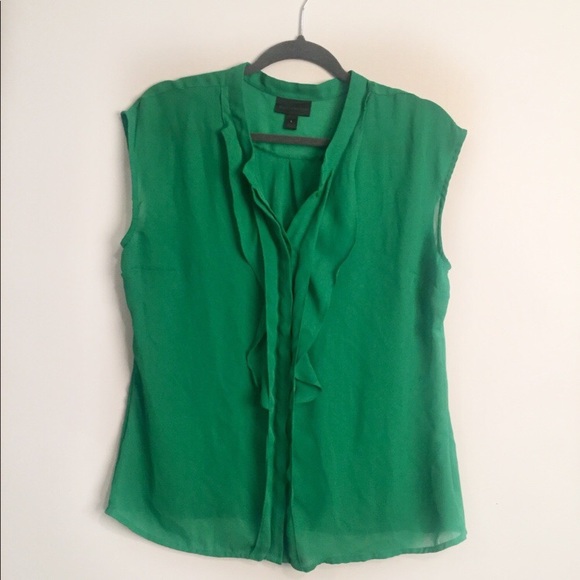 Worthington Tops - Kelly green ruffle front blouse EUC L